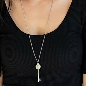 8 key paparazzi necklaces